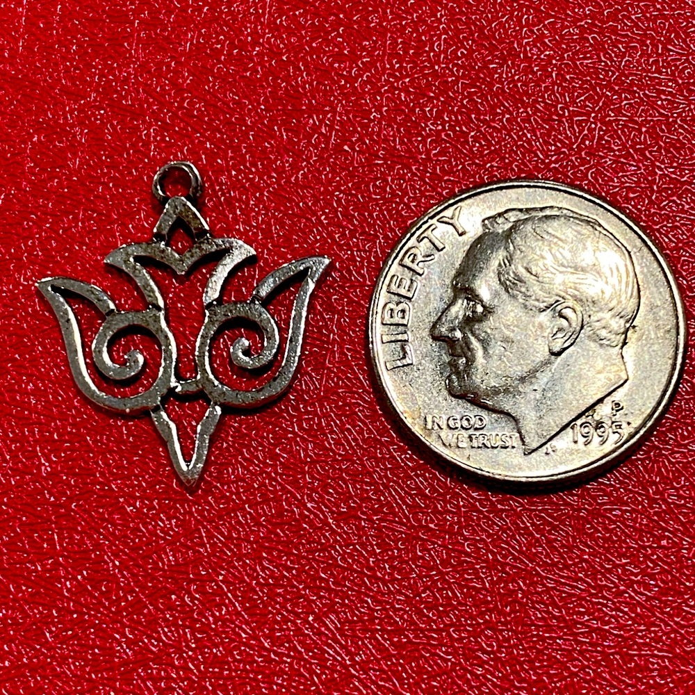 Retired James Avery small dove charm (34)